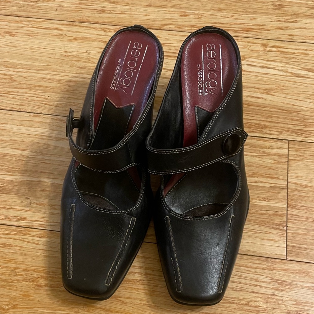 Women’s High Heel Shoes Size 8.5. Black. Aerology. upper leather .